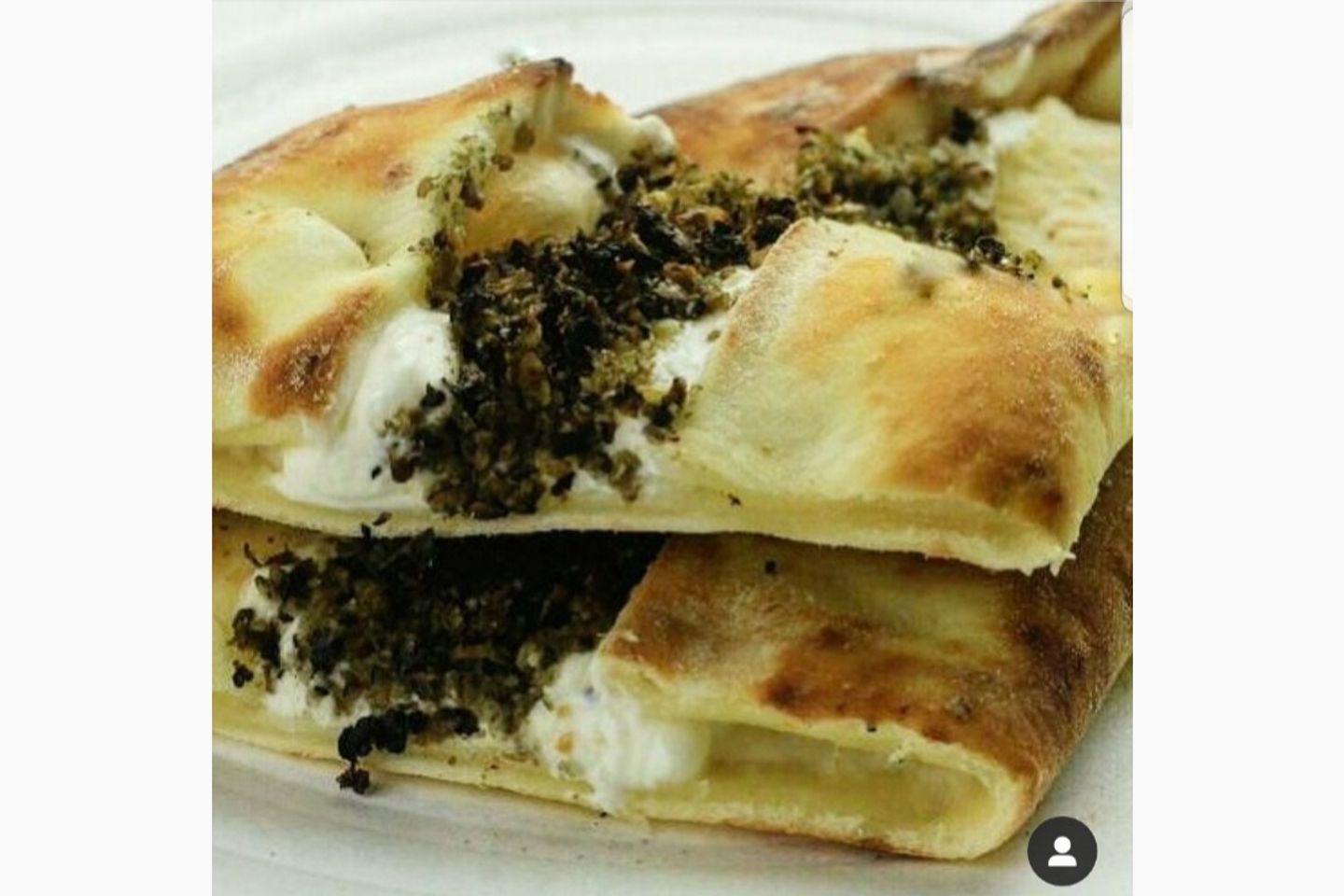جبن باللبنة والزعتر