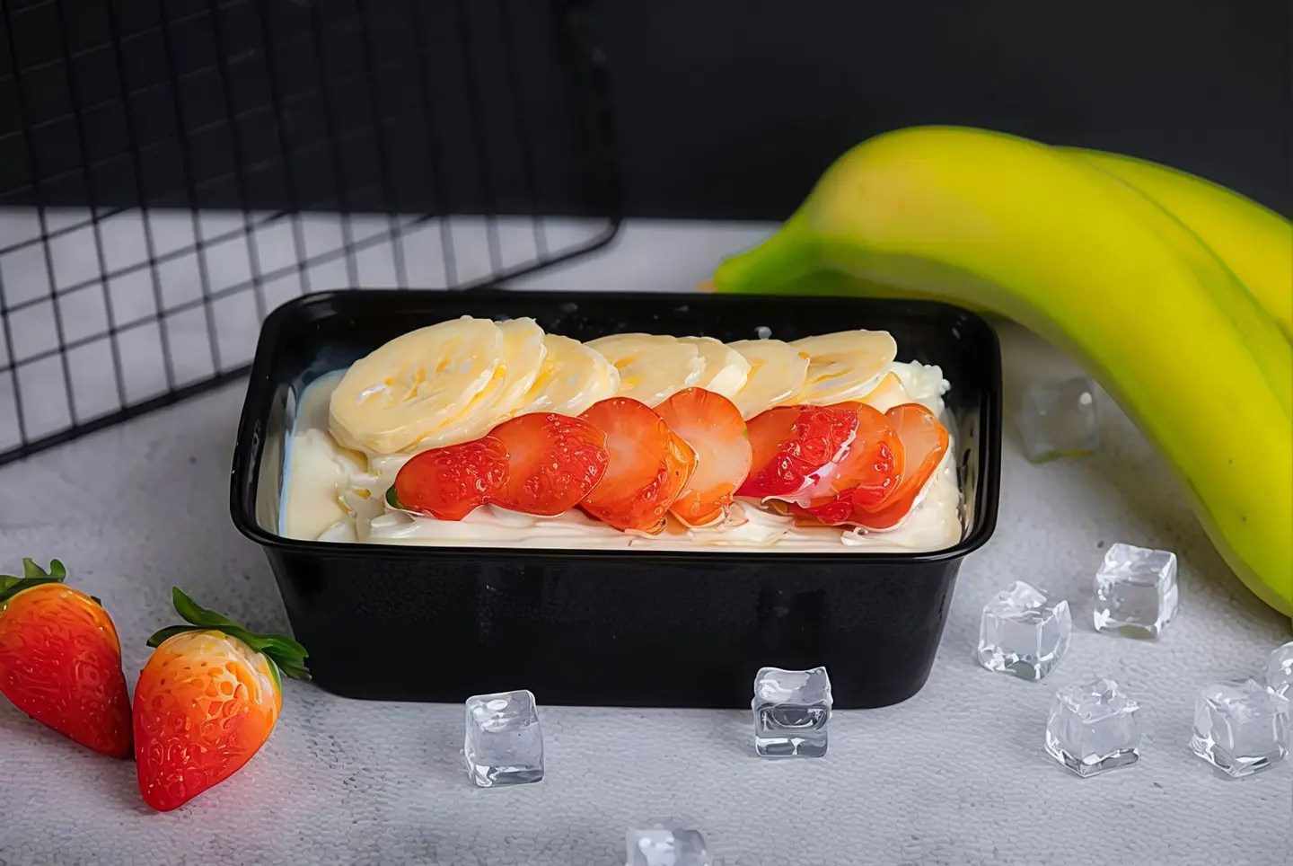 قشطوطة موز وفراولة