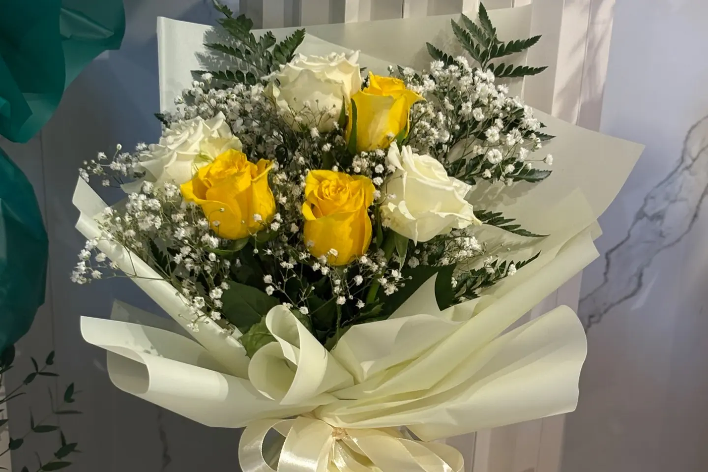 الباقة الصفراء الصغيرة