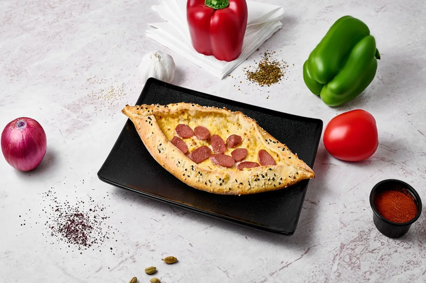 فطيرة هوت دوغ مع الجبن