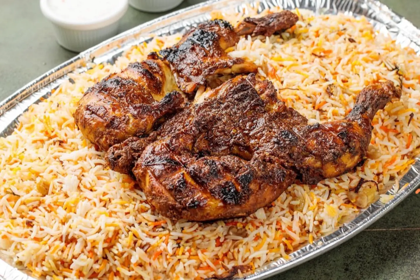 حبة دجاج على الفحم مع رز