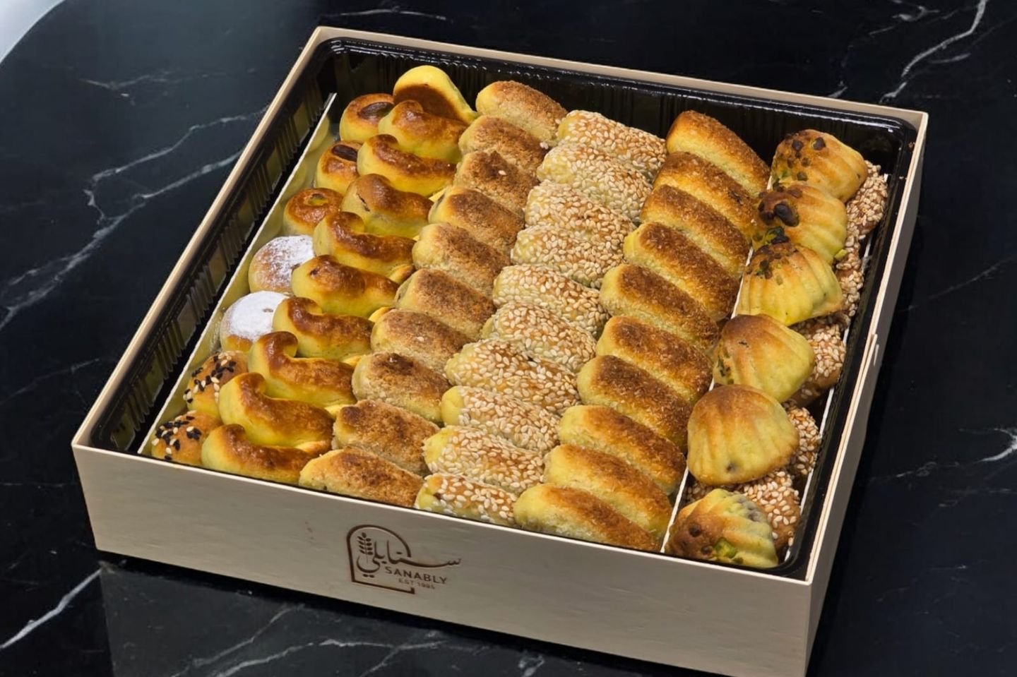 Dates Maamoul Medium