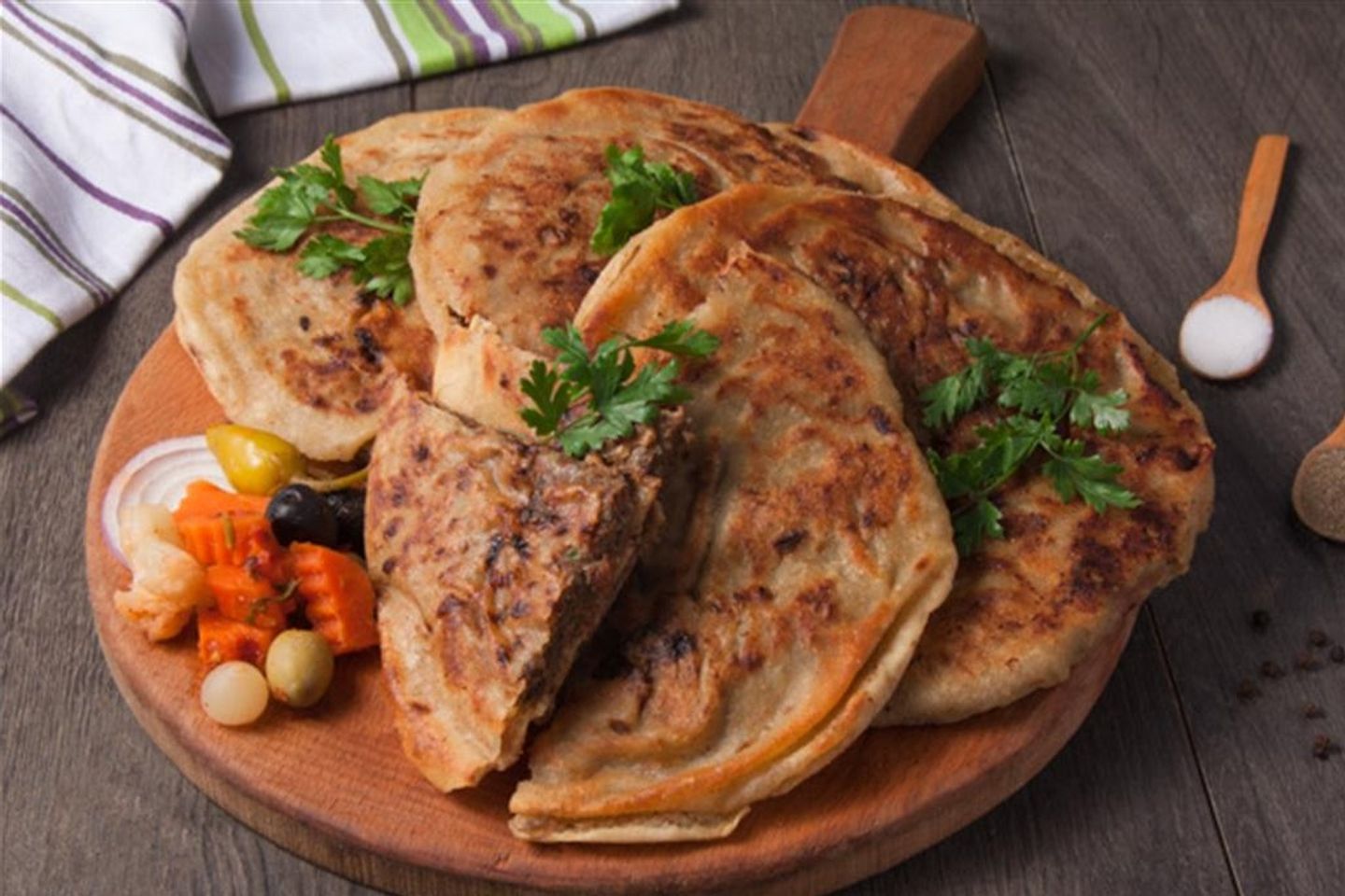 حواوشي لحم وسجق