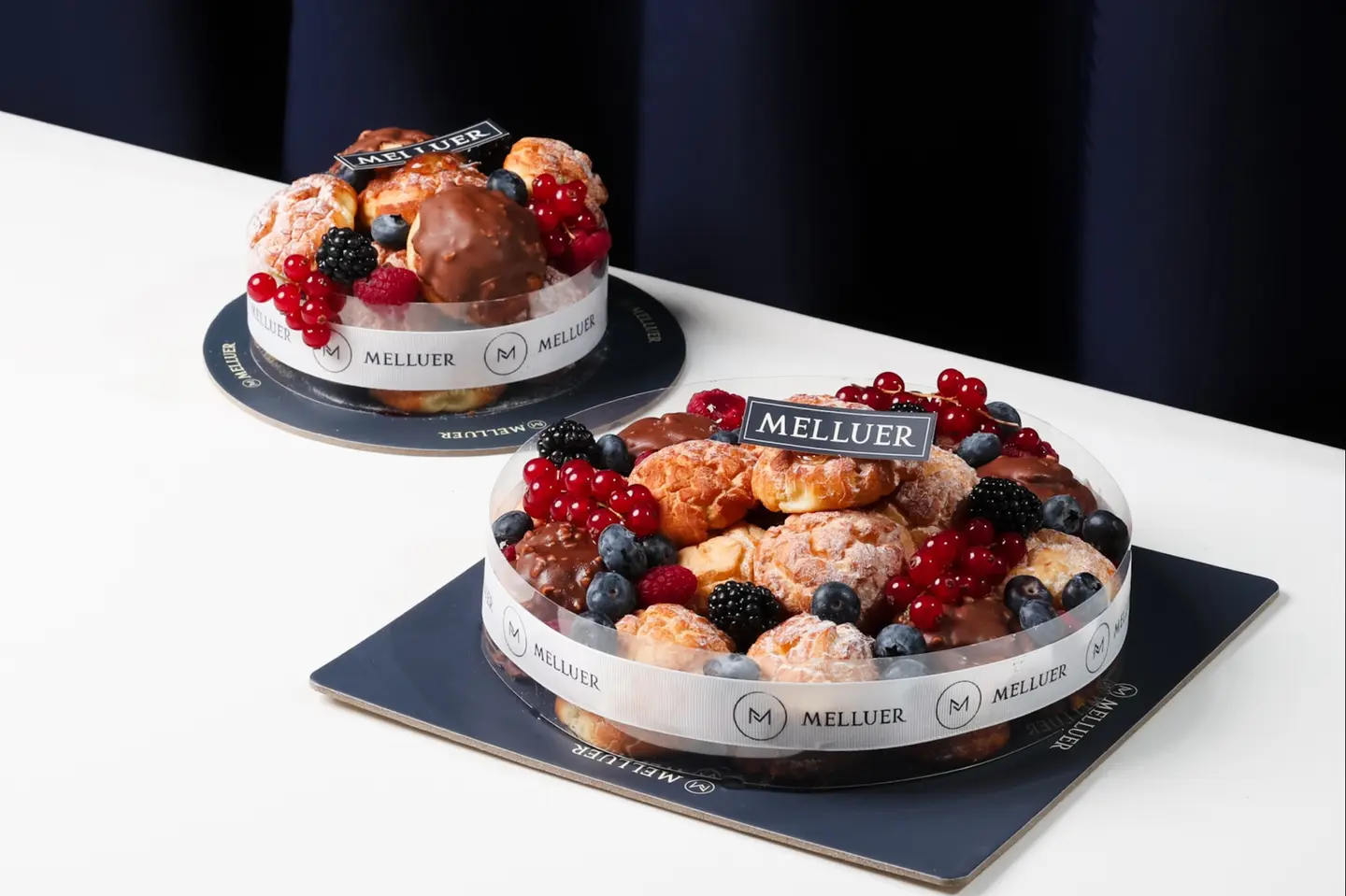 اكلير الكاسترد مع صوص الشوكولاتة البلجيكية -صغير-