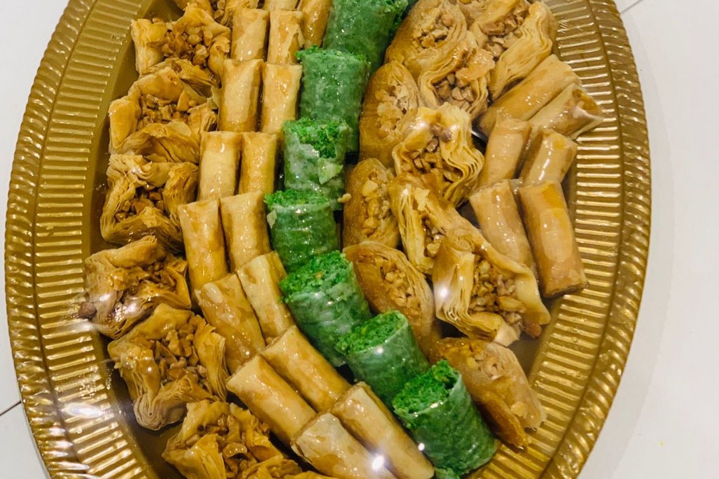 صحن بقلاوة كبير