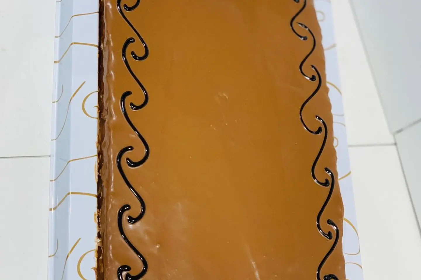 Large Cake Box