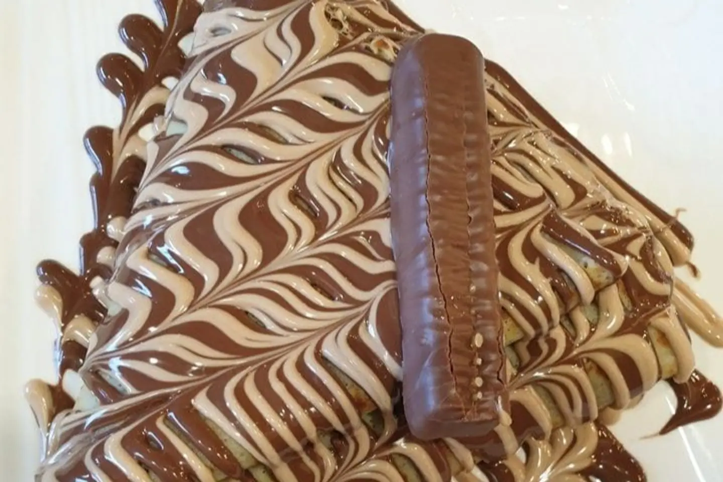 Crepe Nutella Kit Kat Caramel Sauce