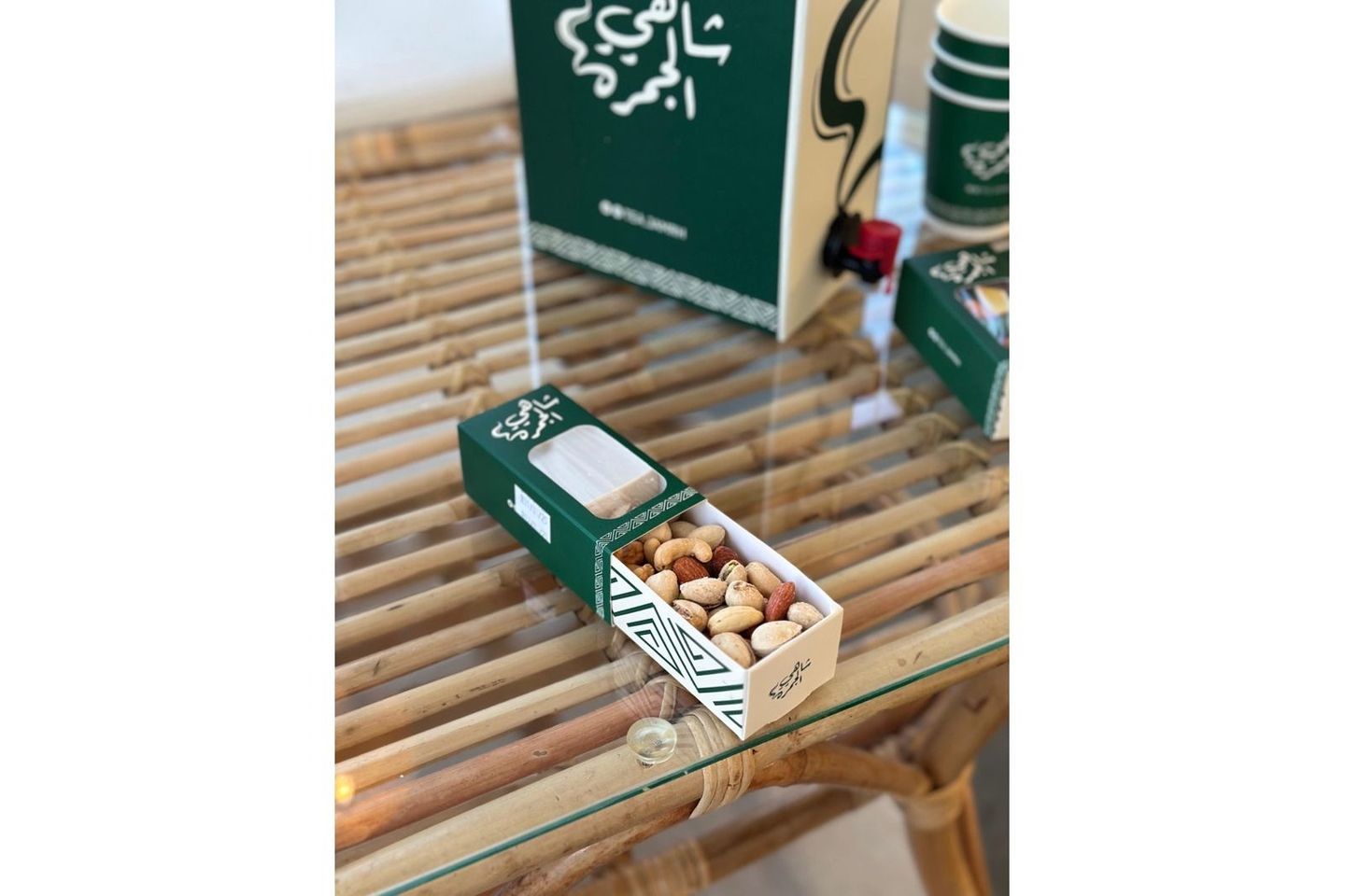 مكسرات مشكلة