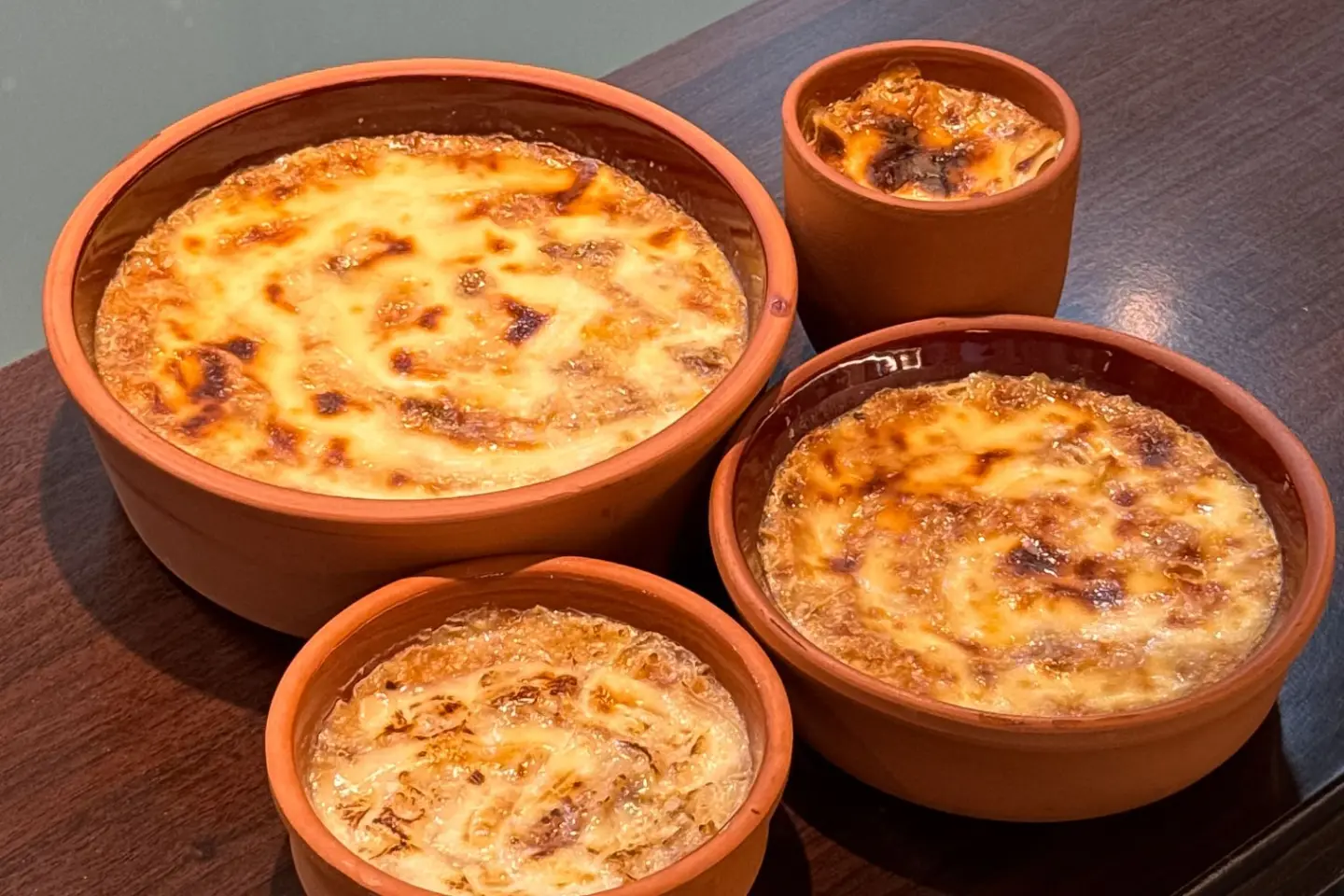 أم علي صحن فخار وسط