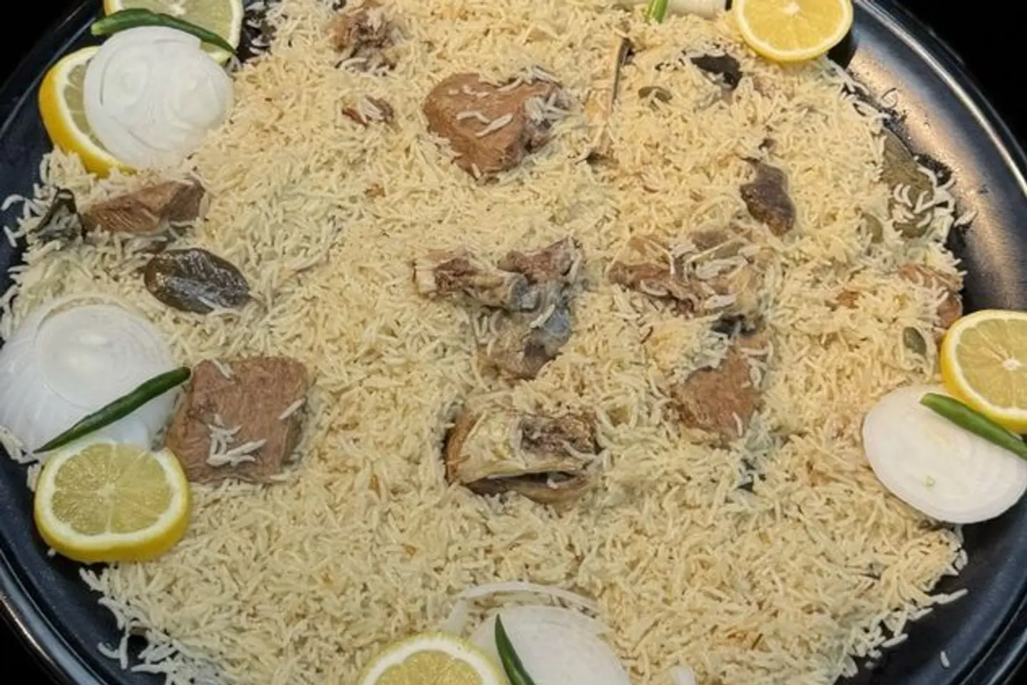 حاشى مضغوط على الجمر أرز ابيض