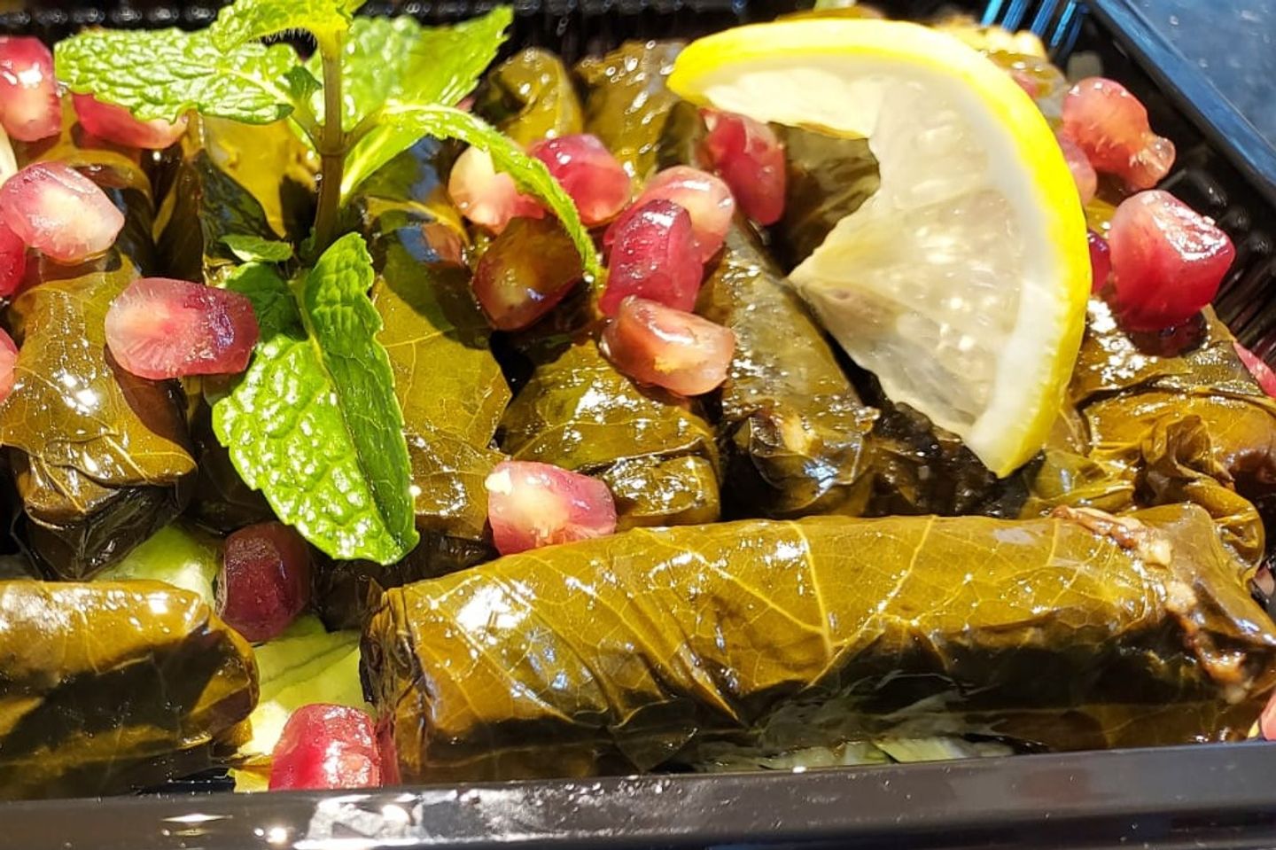 نصف درزن ورق عنب