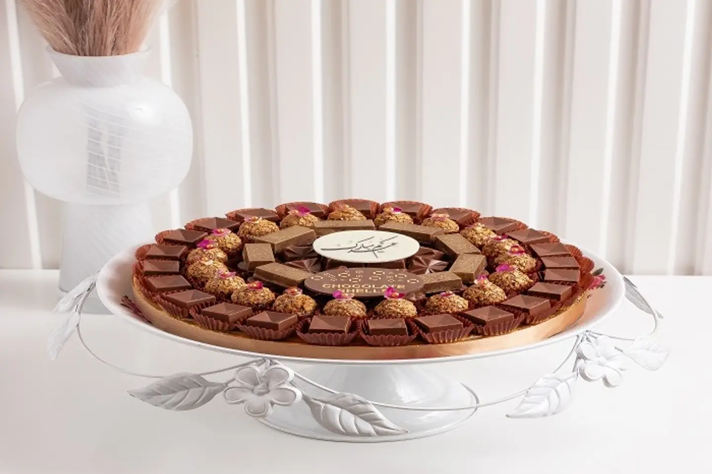 صينيه دائري ابيض بقاعدة