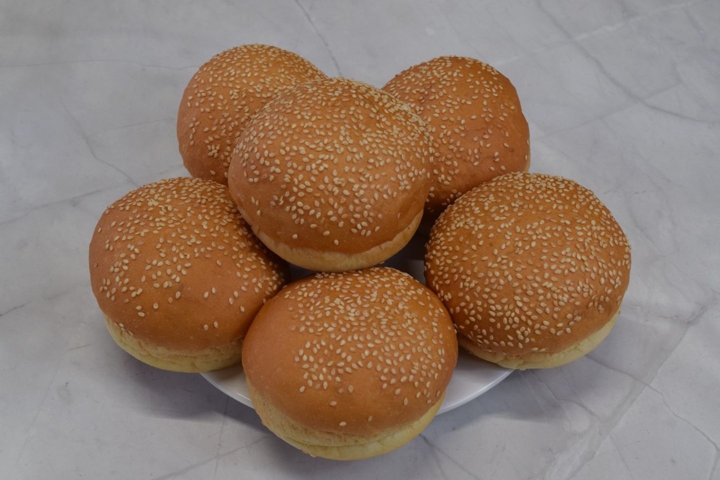 خبز برغر بالسمسم