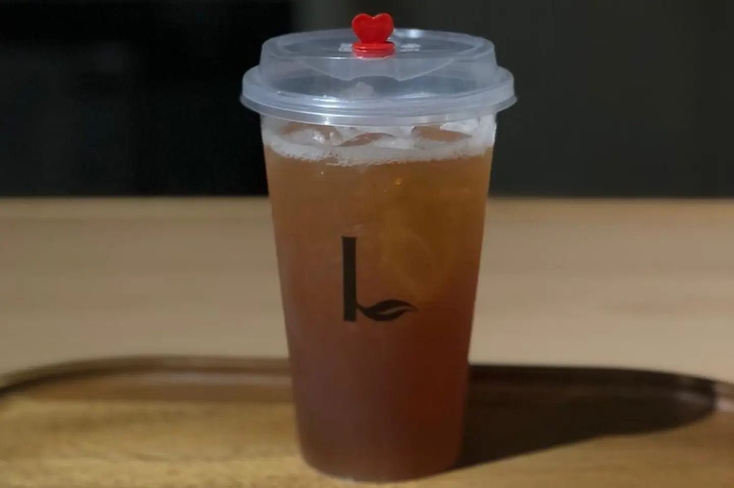 شاي خوخ مثلّج