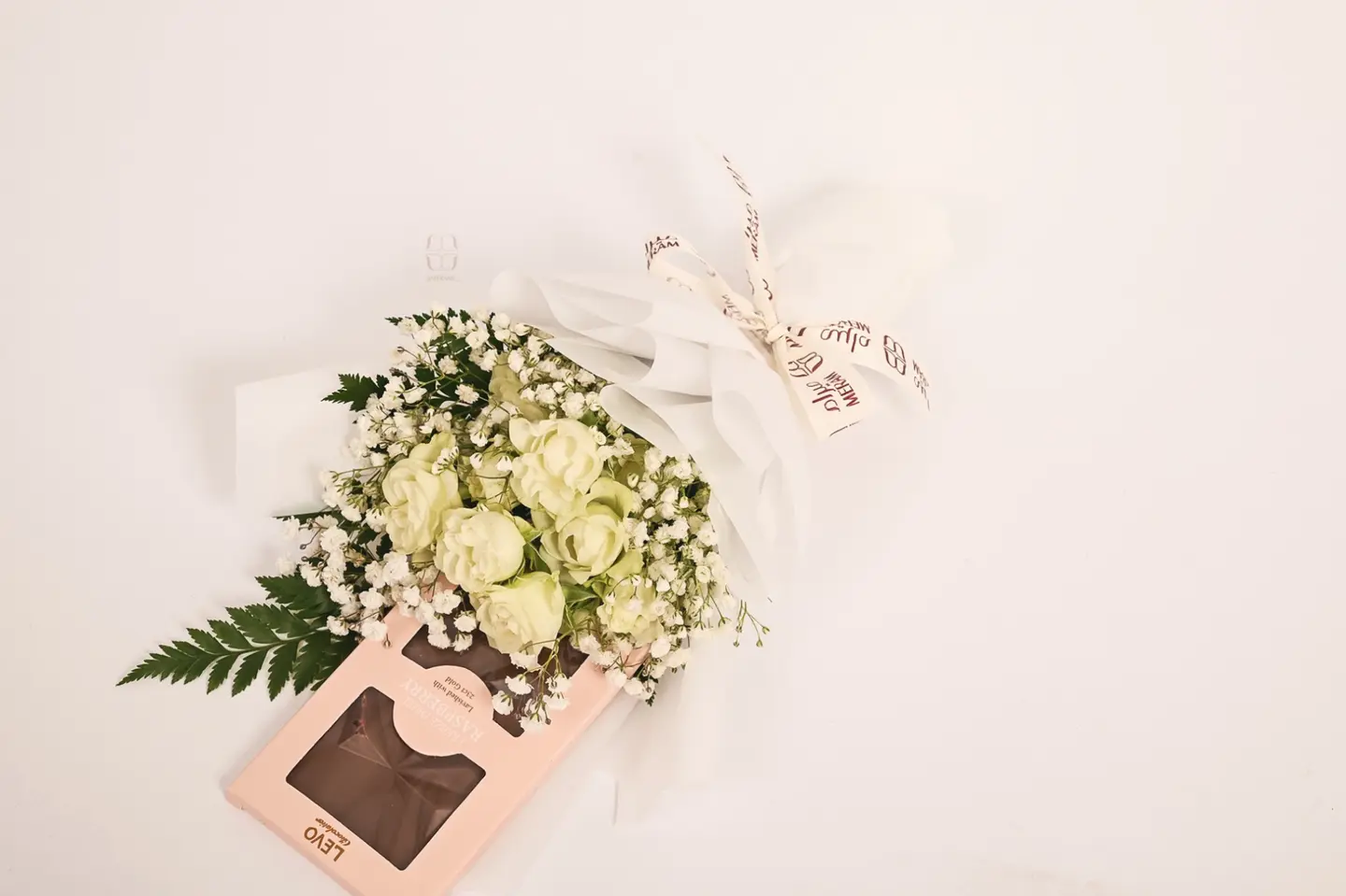 Mini Bouquet With Chocolate