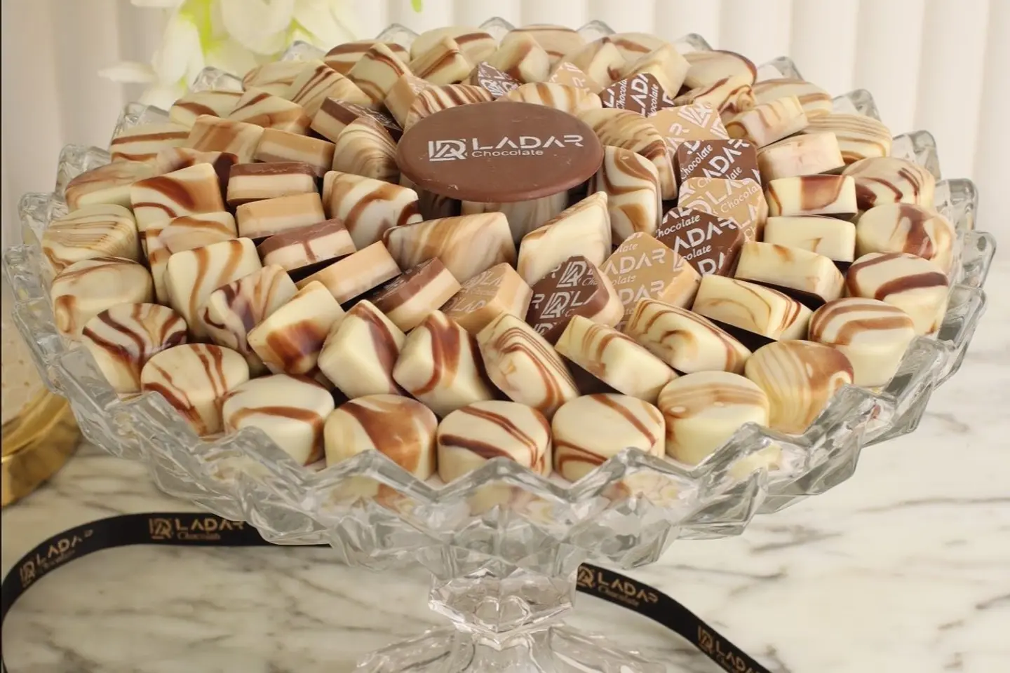 Marble Chocolate Perfect Balance Between Sweetness And Crunch 950 1000 Grams