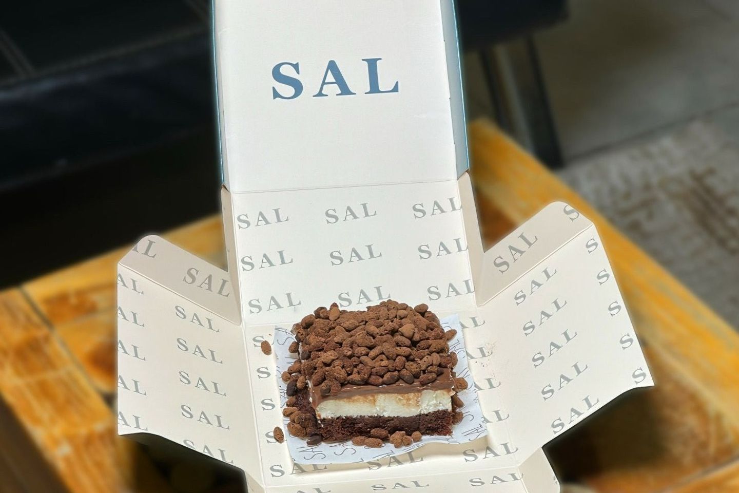 Crunchoco Cake