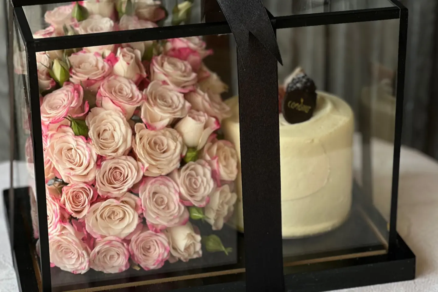 Flower Box With Cake 1