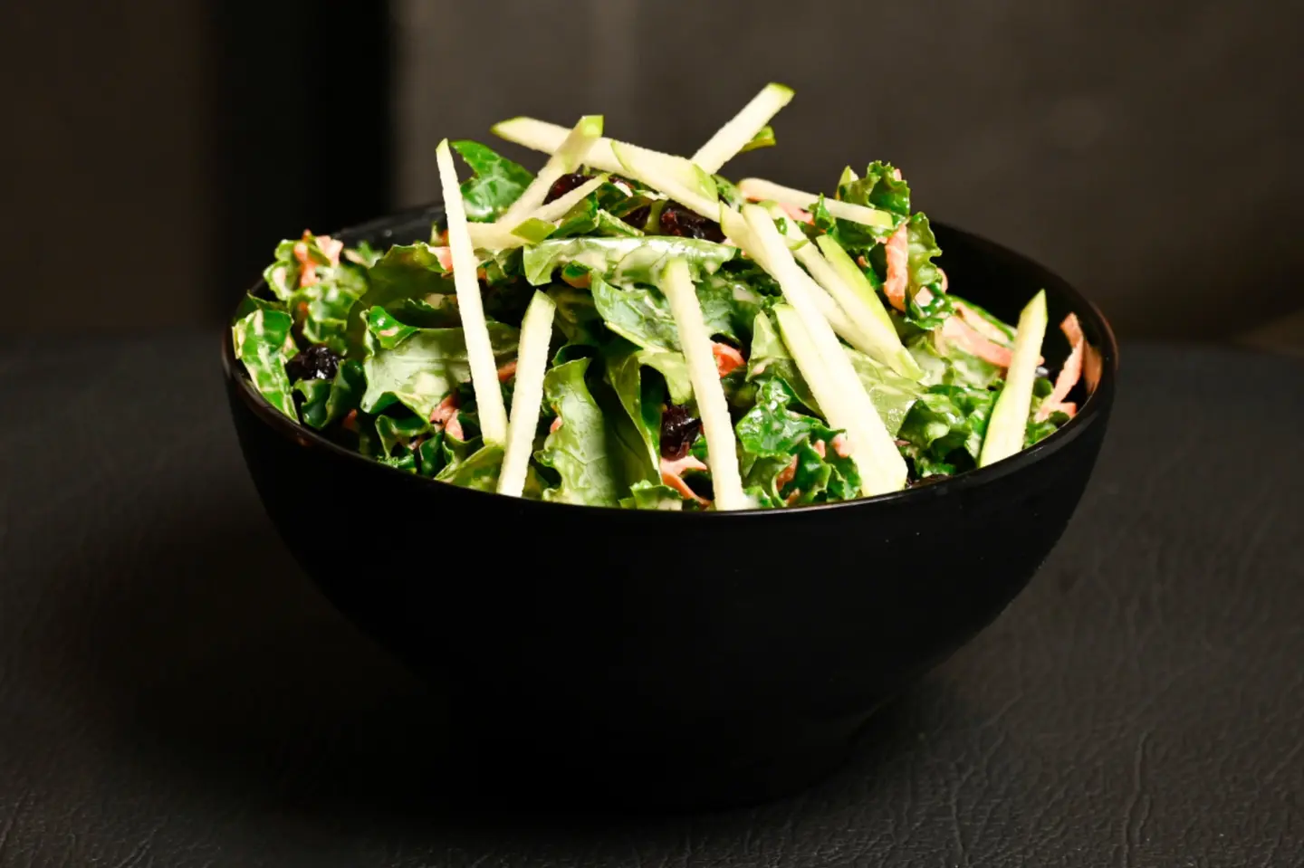 سلطة كيل والتفاح