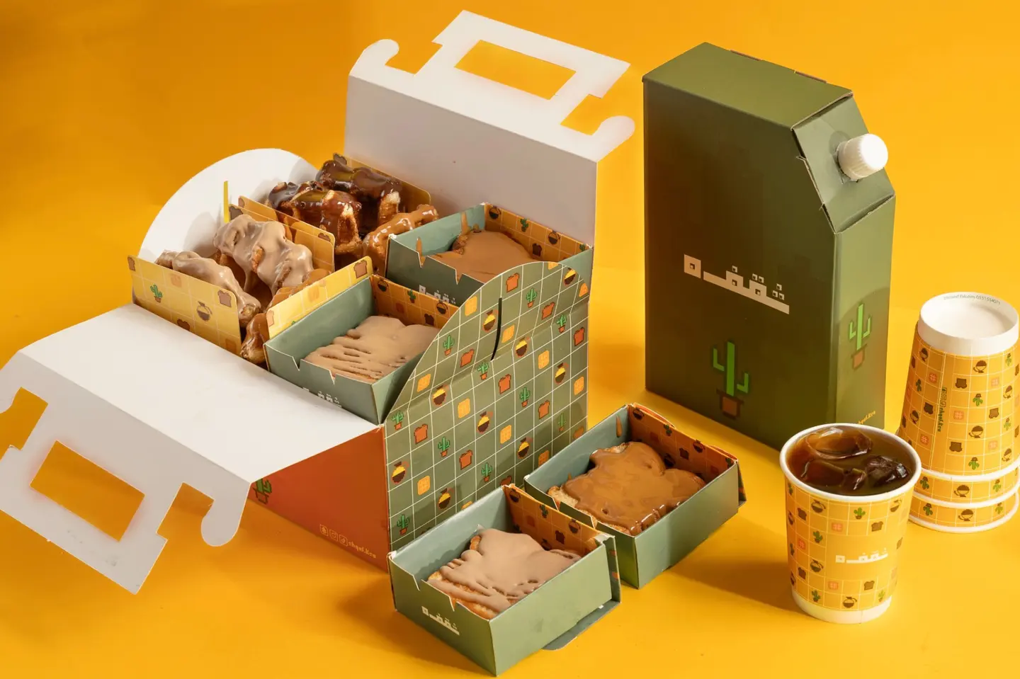 كومبو بوكس القهوة الحارة 1 لتر + بوكس الحلى