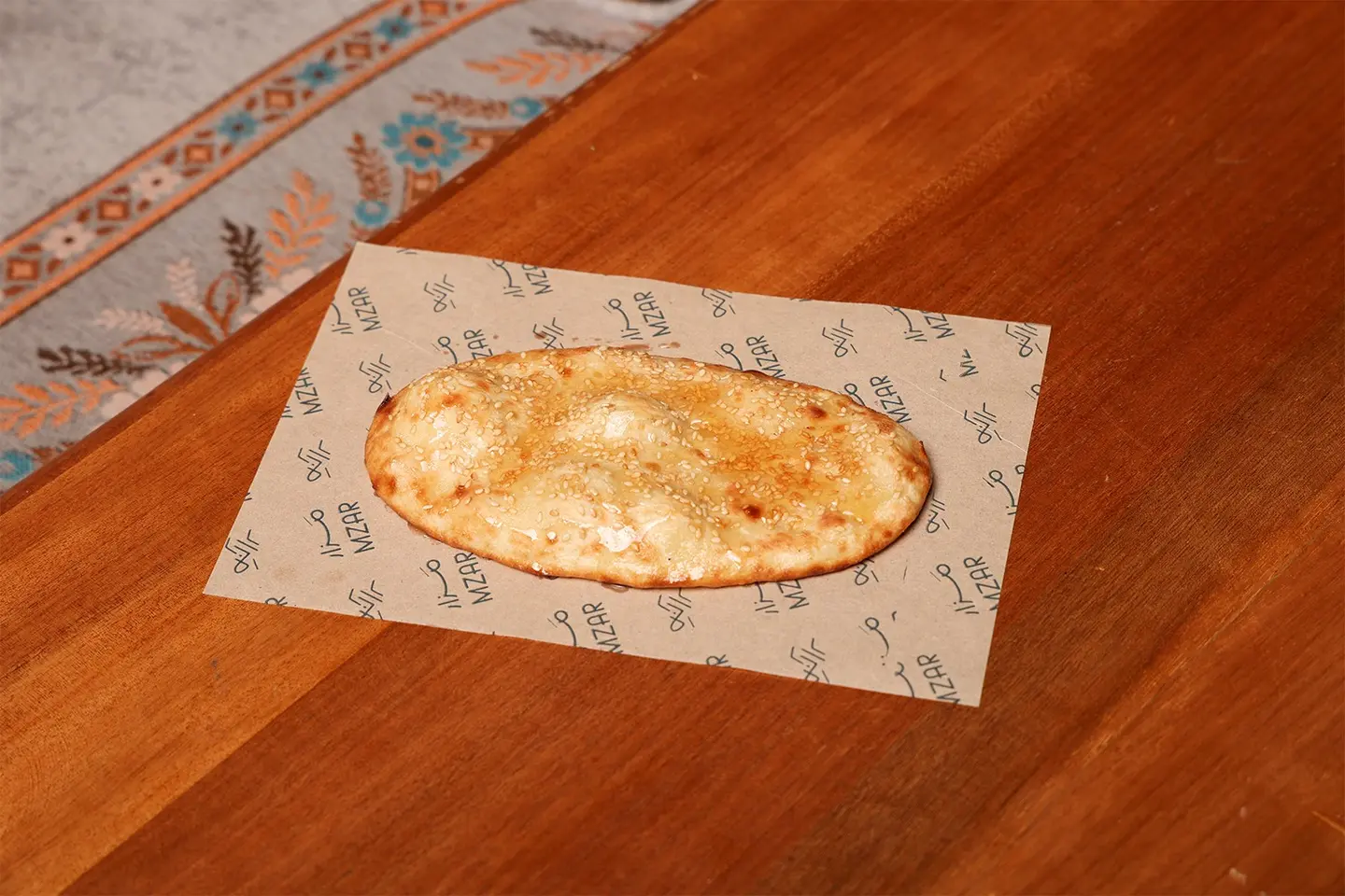 فطيرة عسل بالسمسم