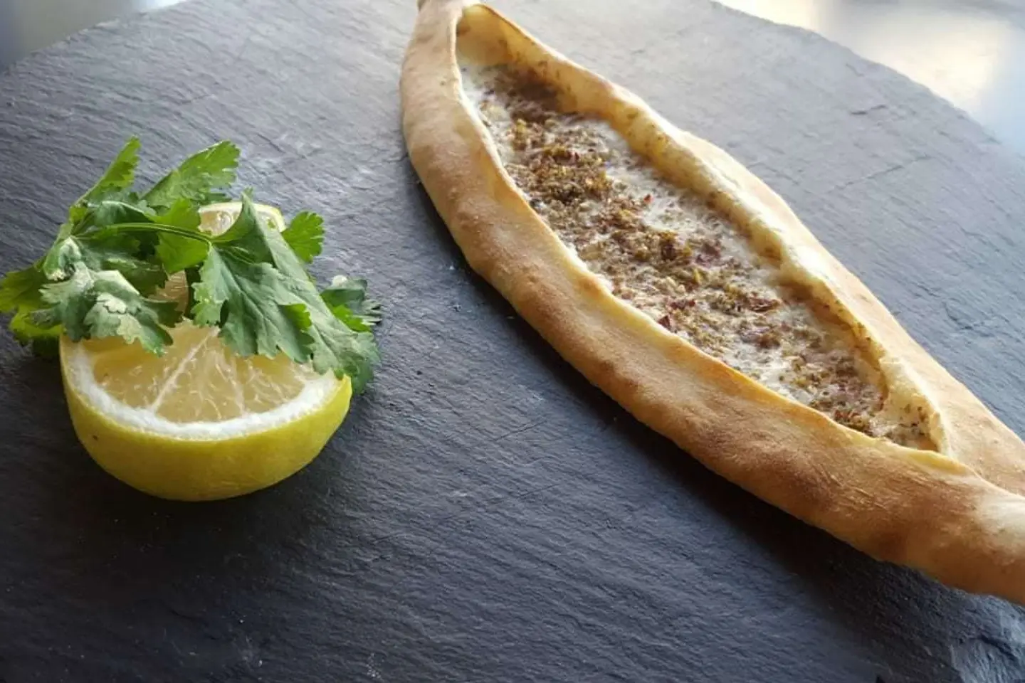 جبن بالزعتر