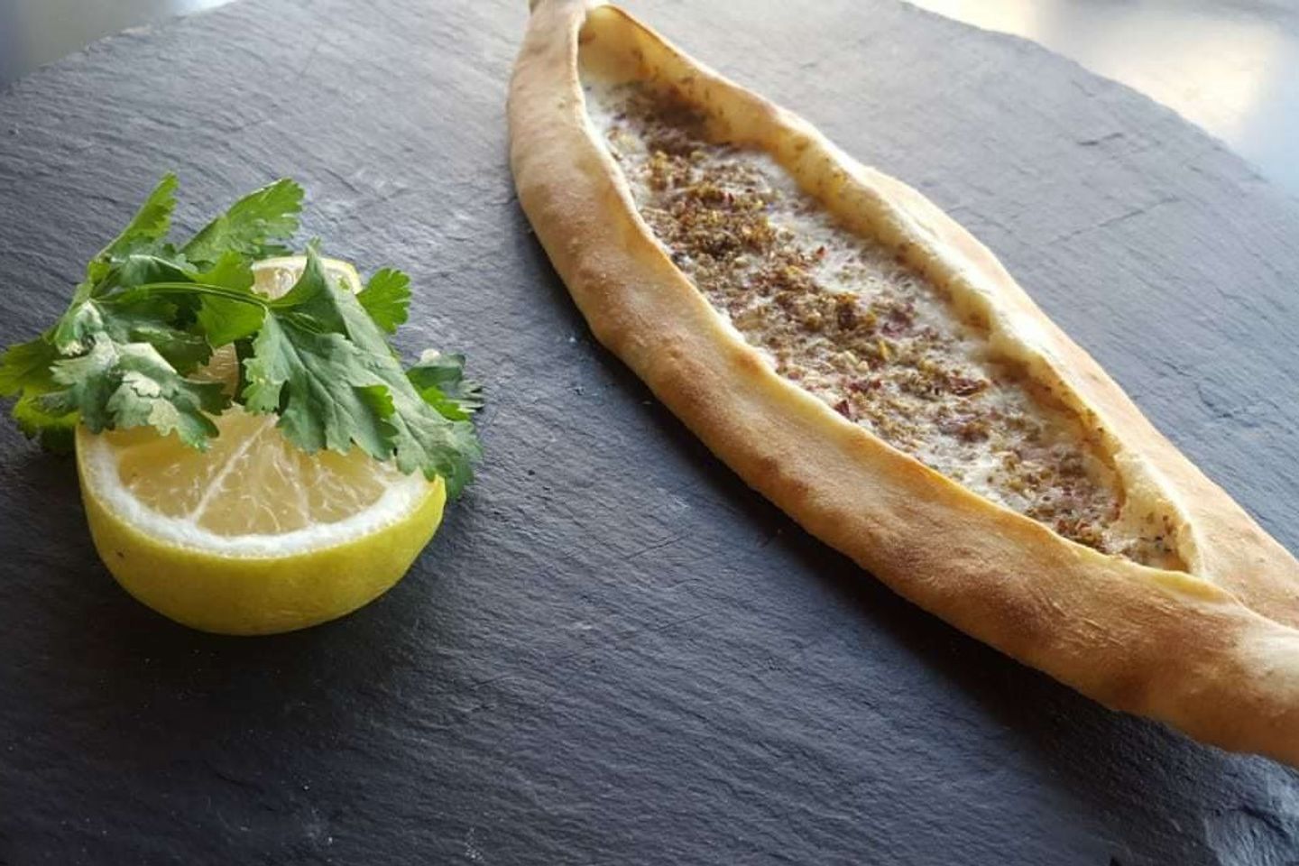 جبن بالزعتر