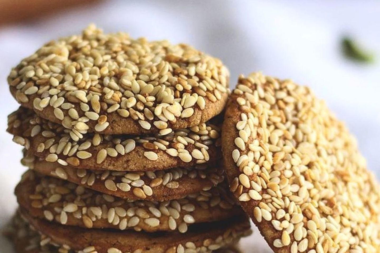Sesame Biscuit