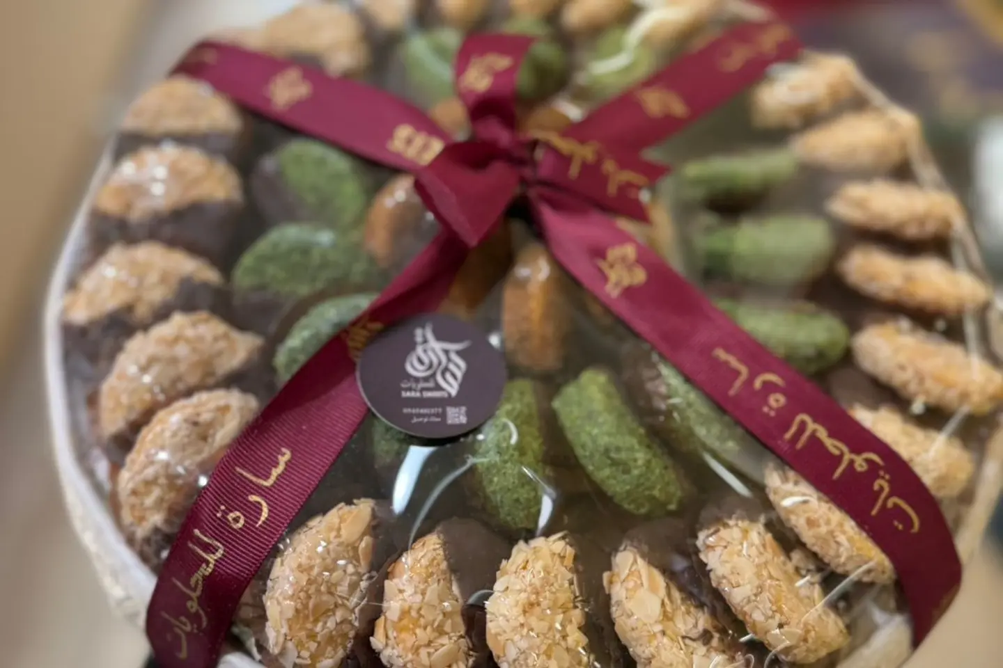 مكس بسكويت سابل في صينية فاخرة