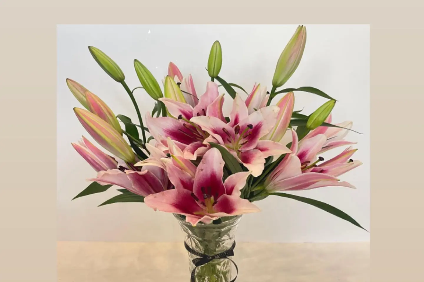 Lily Stargazer Vase 1