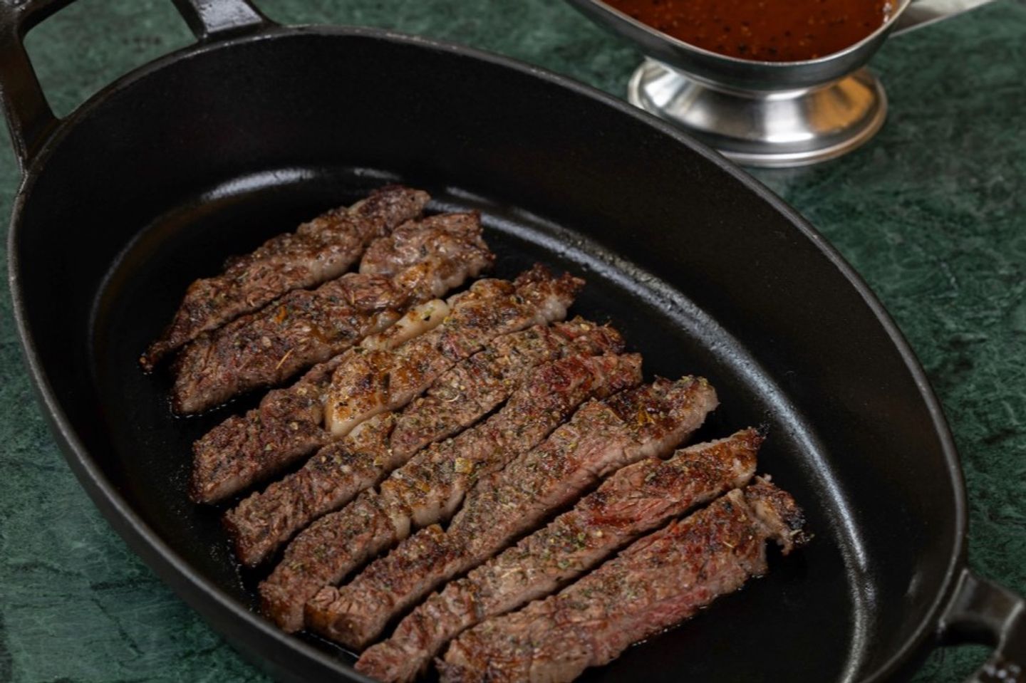 بلاك أنغوس ستريبلوينز