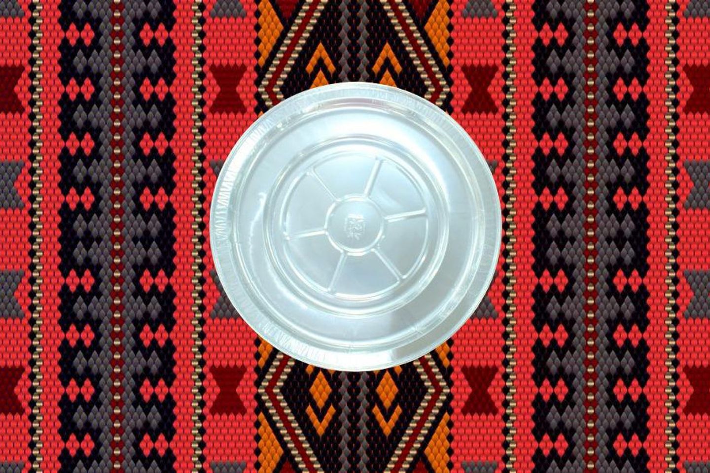 طبق قصدير سفري دائري صغير