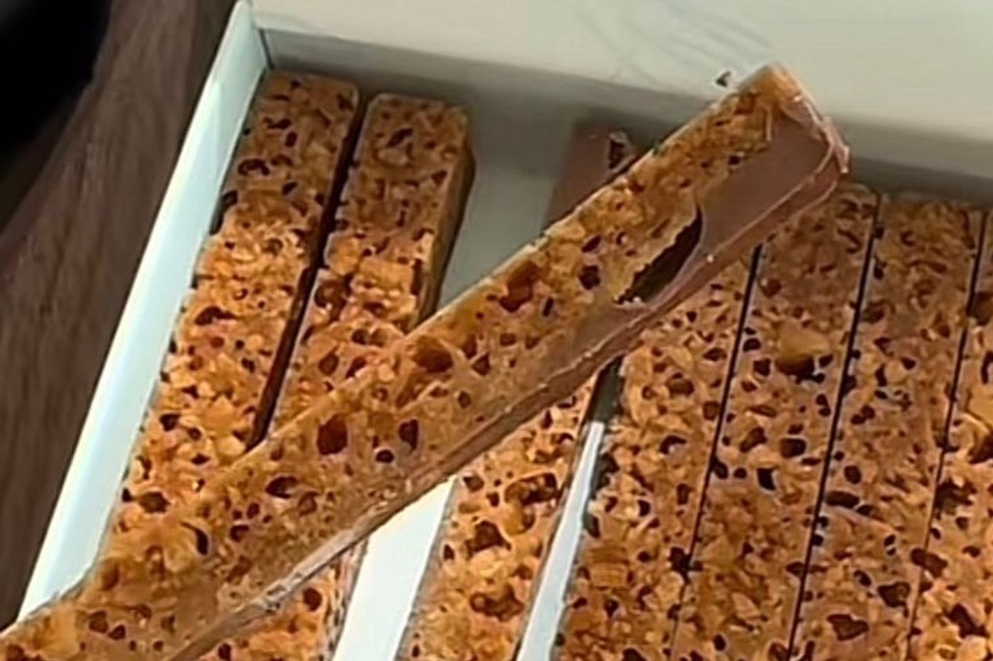اعواد اللوز بالجلكسي