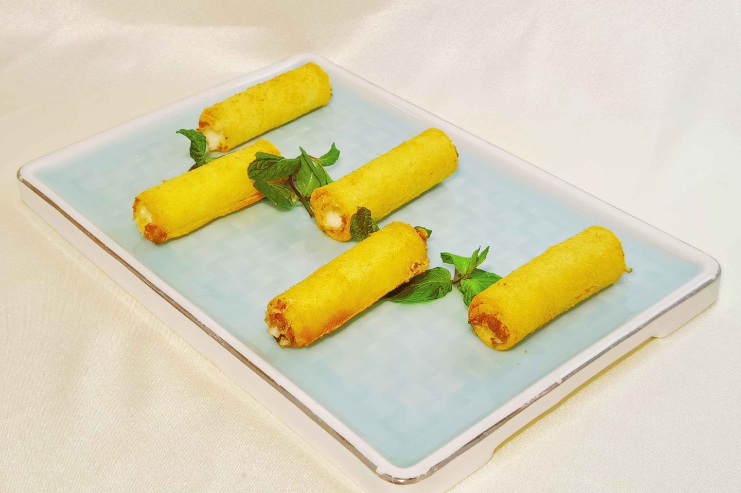 D2 Crispy Milk Sticks