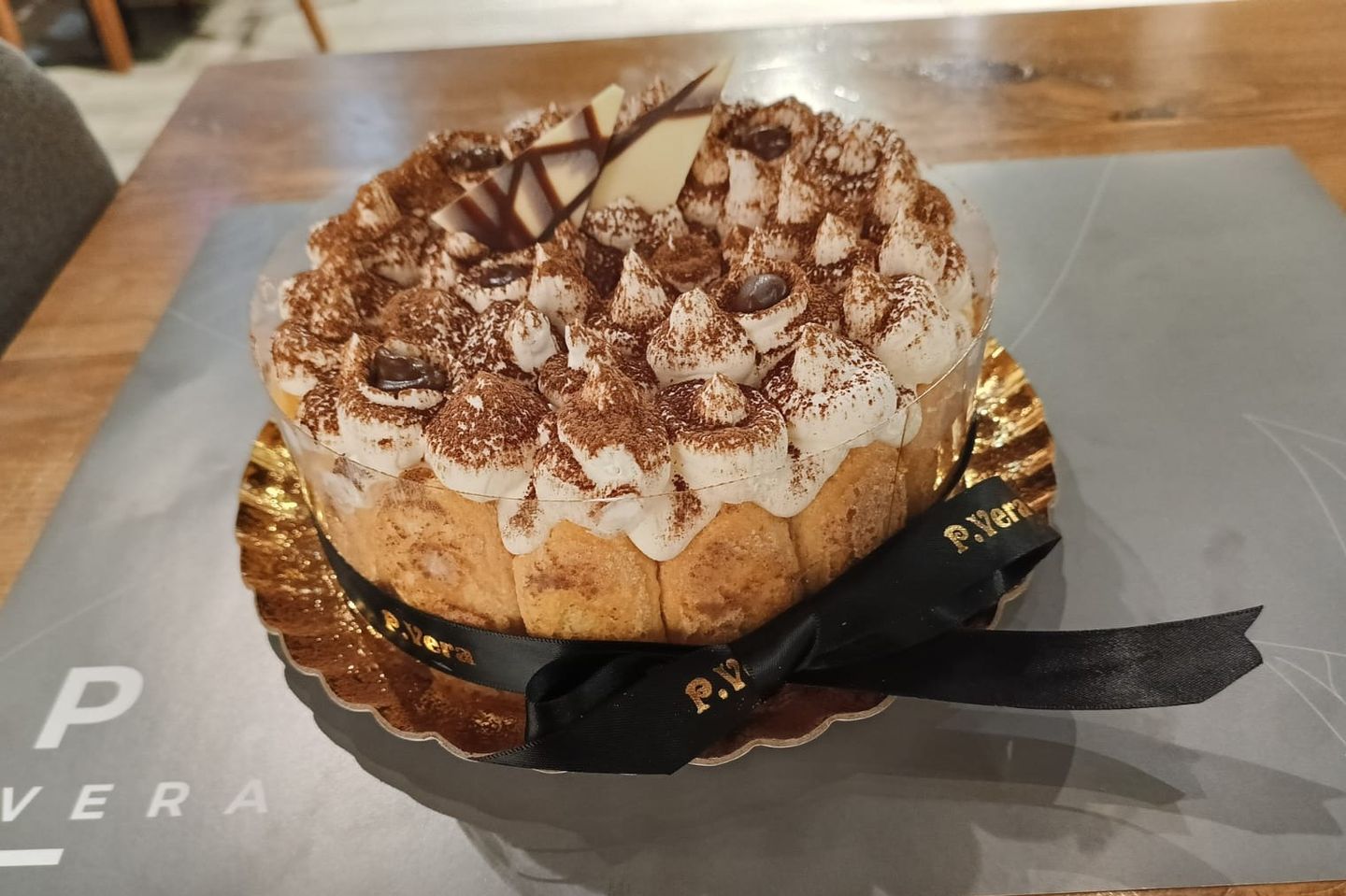 Tiramisu Cake For 9 People
