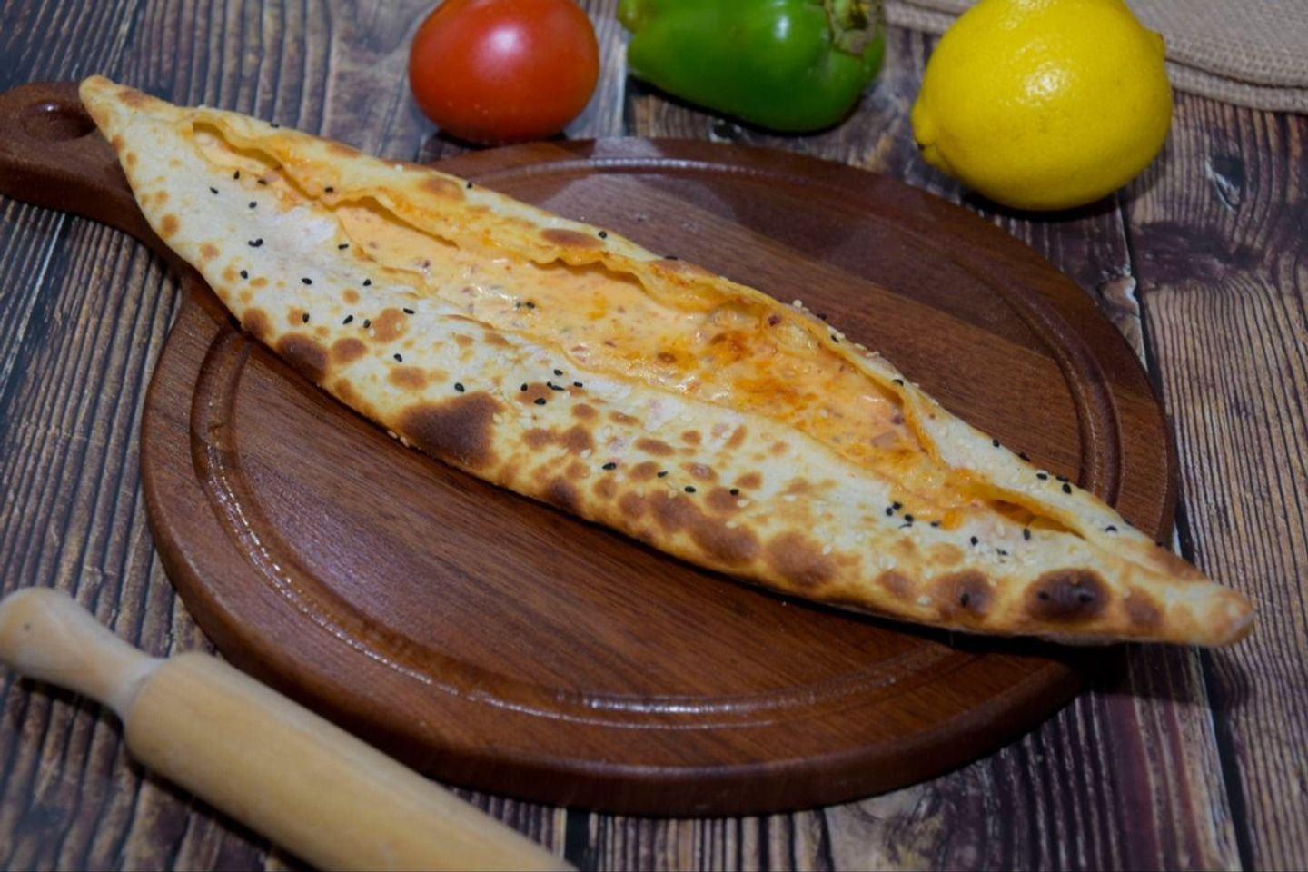 فطيرة موزاريلا سبايسي