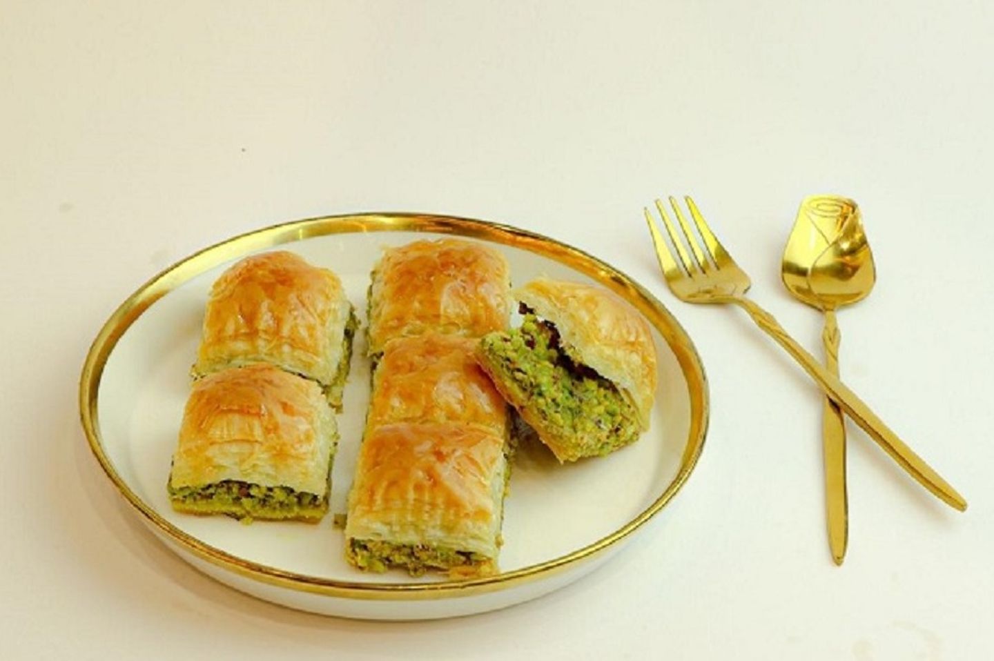 بقلاوة فستق تركي - نص كليو
