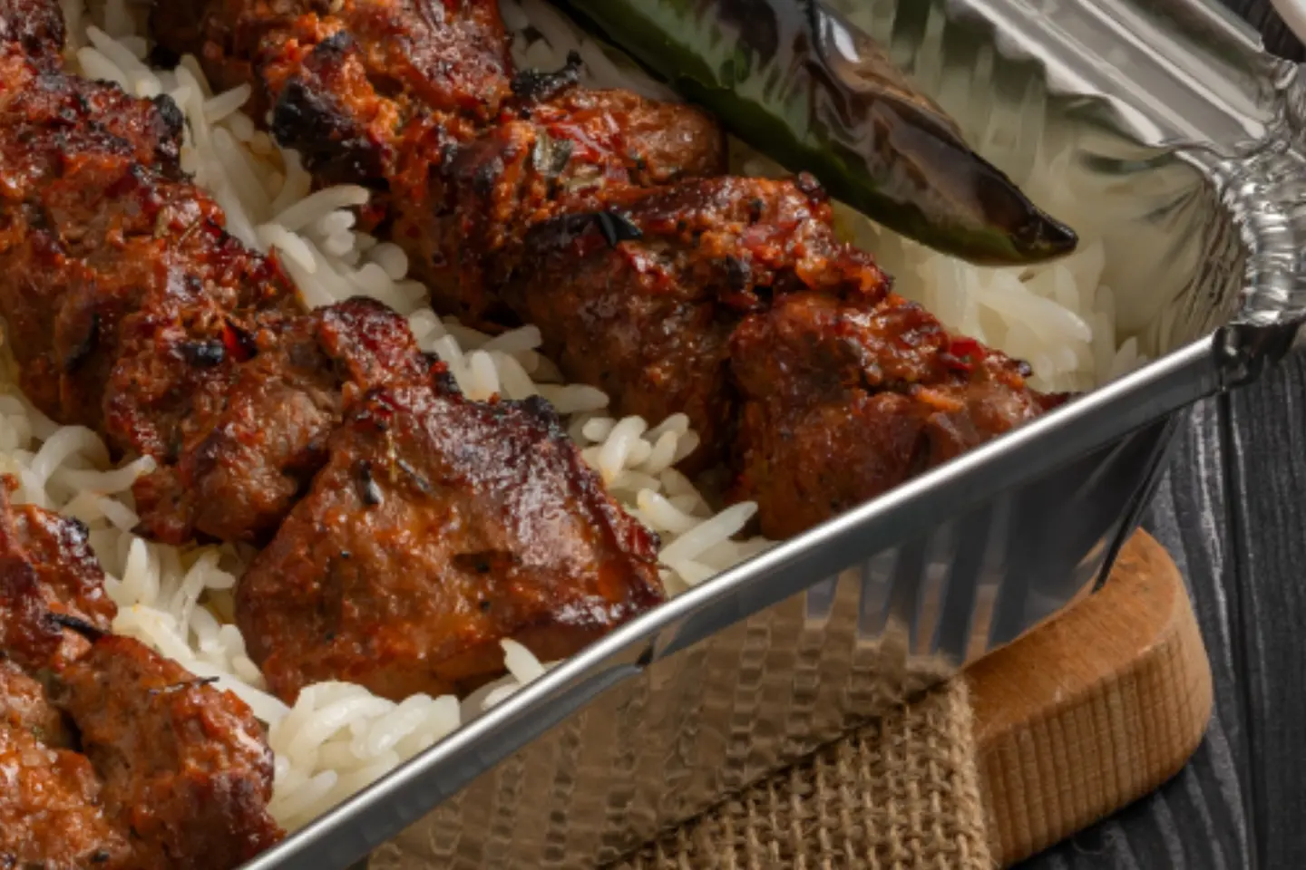 طبق 2 سيخ اوصال لحم مع الرز