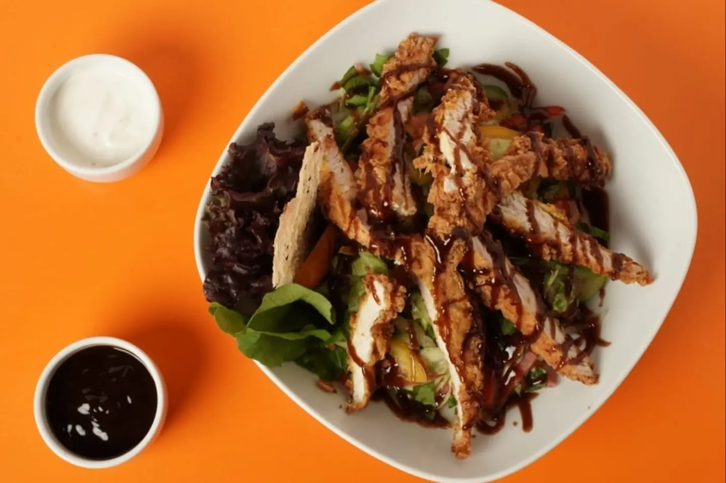 سلطة الدجاج المقرمش