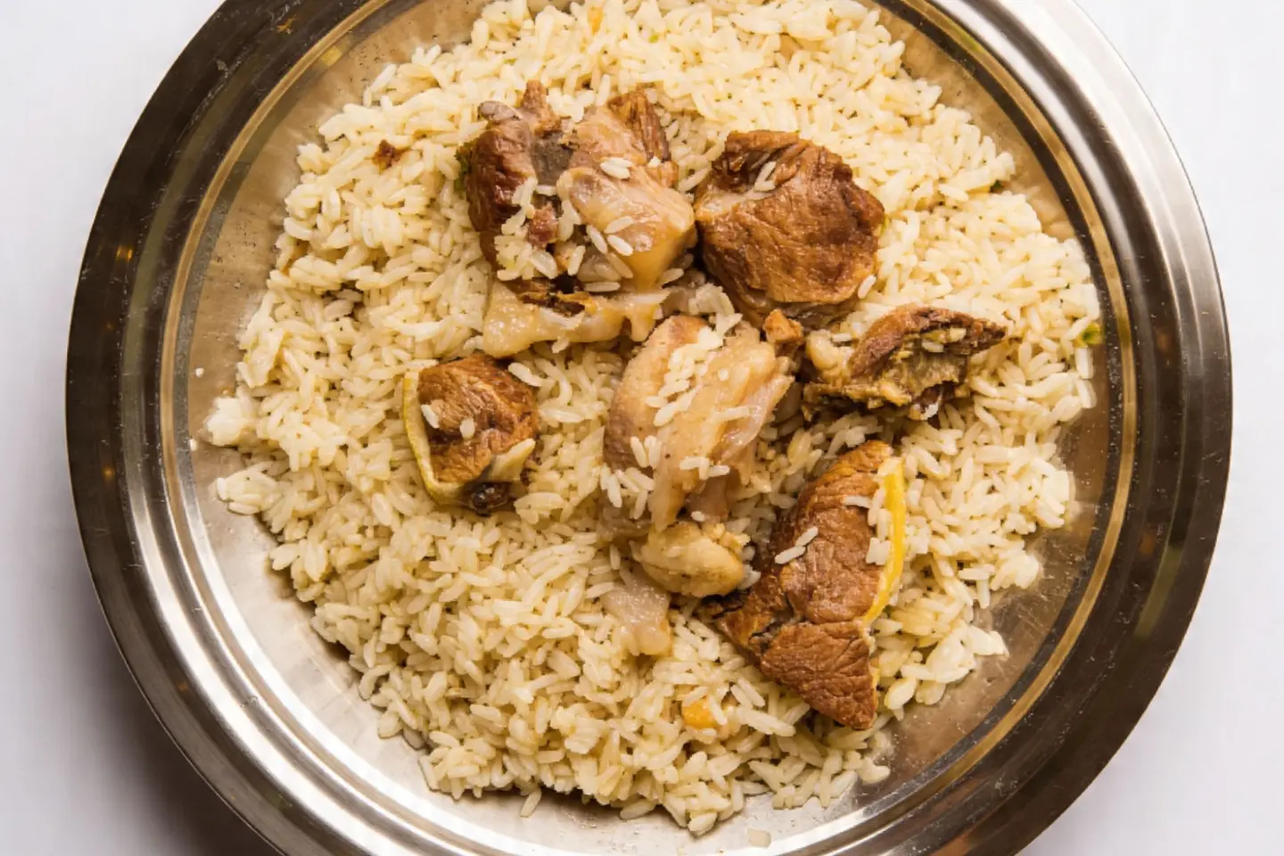 نفر مضغوط حاشي العقبة ابيض