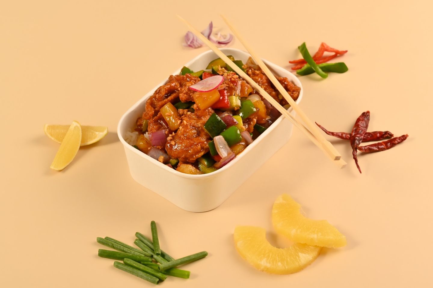 دجاج مع أرز بصلصة حلوة وحامضة