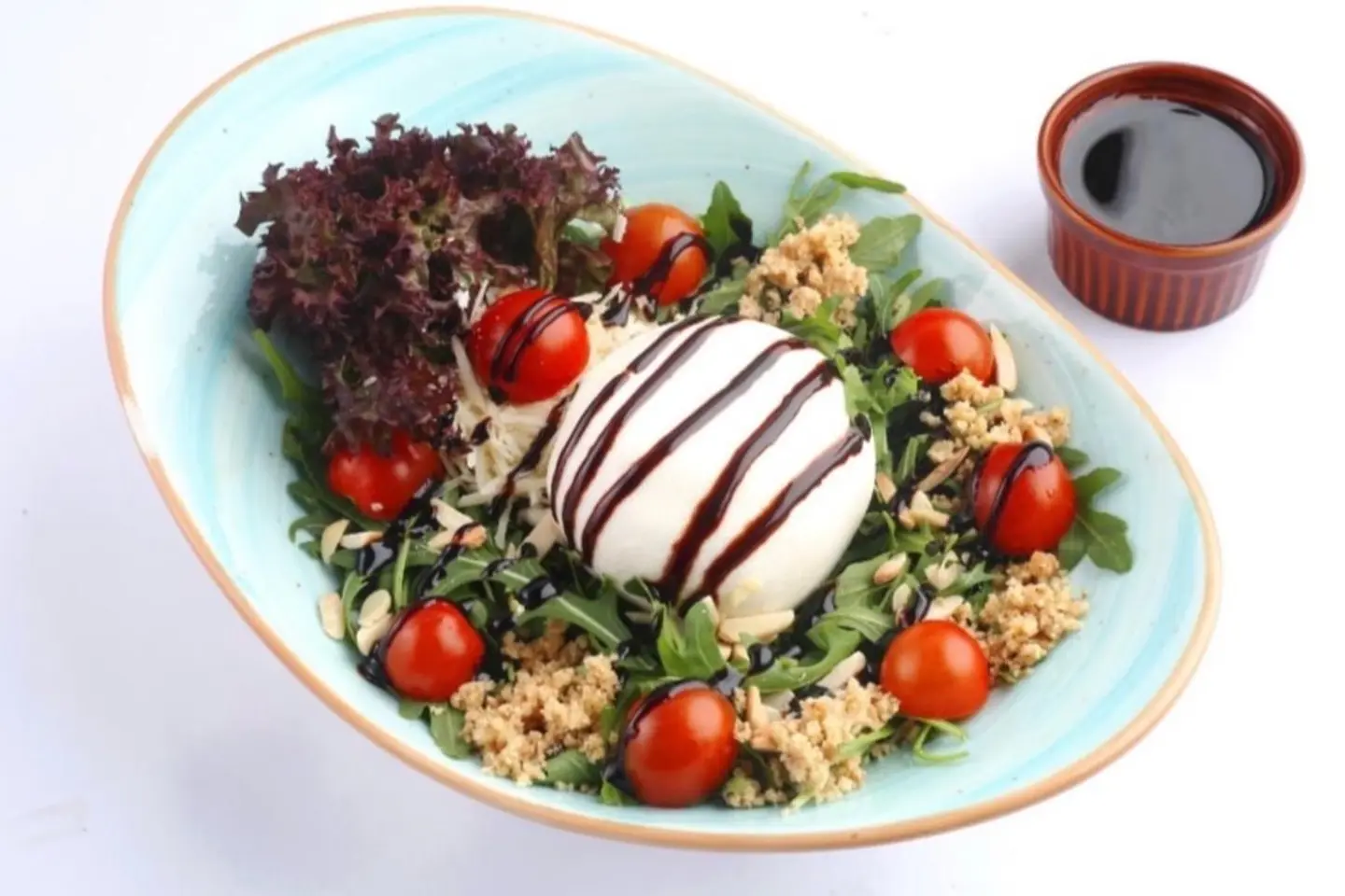 سلطة بوراتا