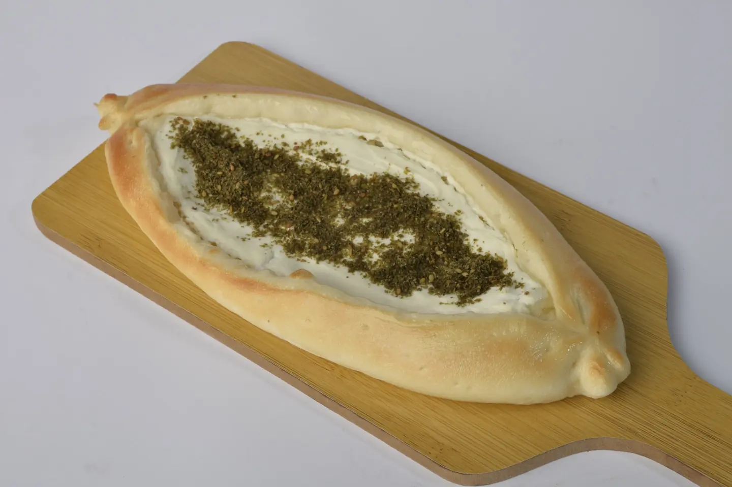 فطيرة لبنة مع الزعتر