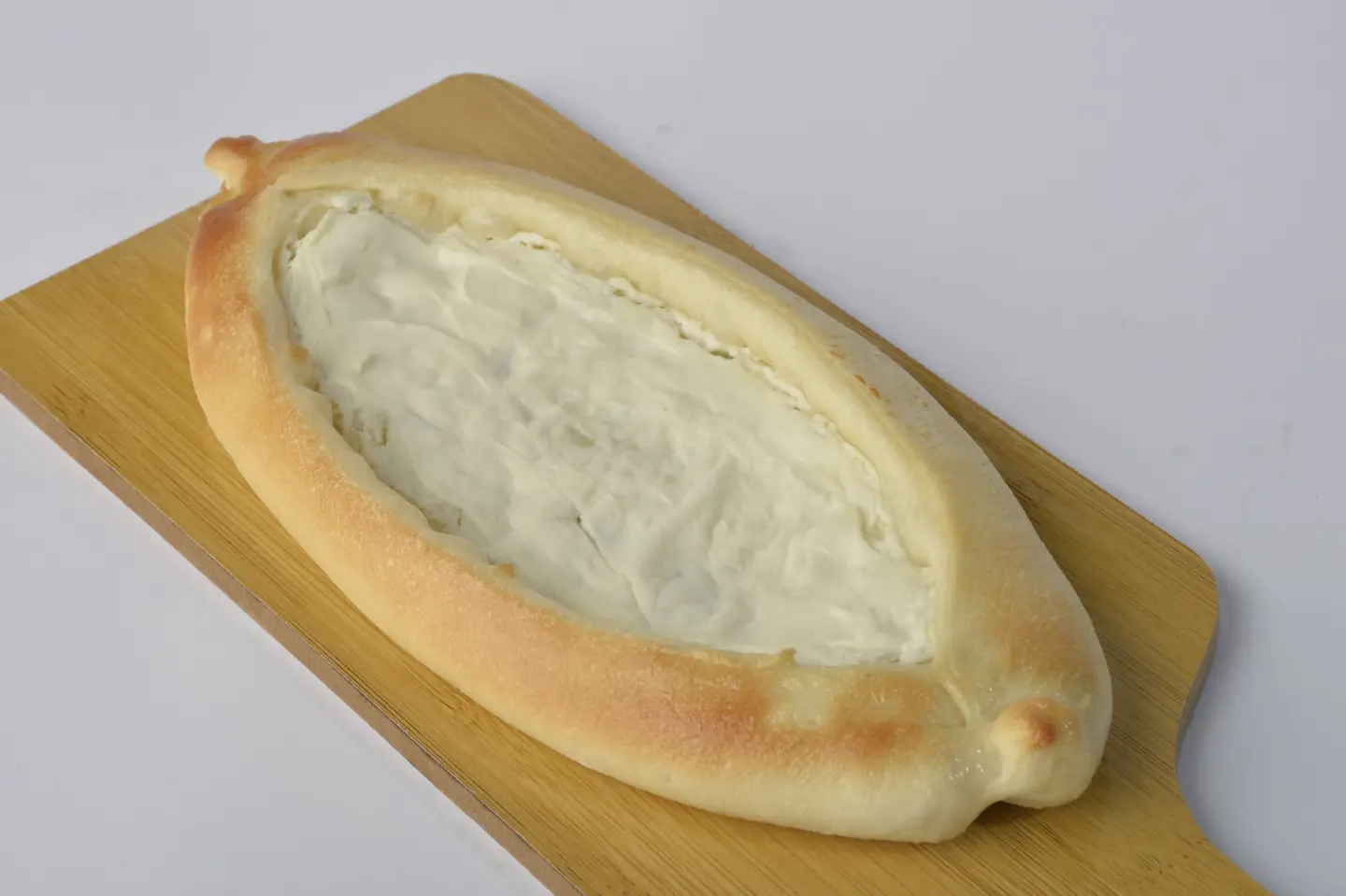 فطيرة جبن عكاوي قوارب