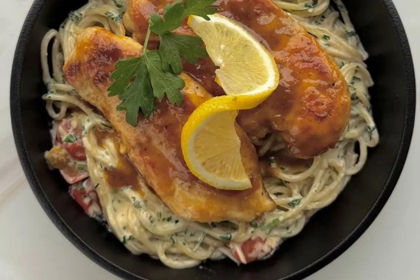 فيليه دجاج مع الإسباغيتي