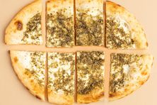 فطيرة لبنة بالزعتر