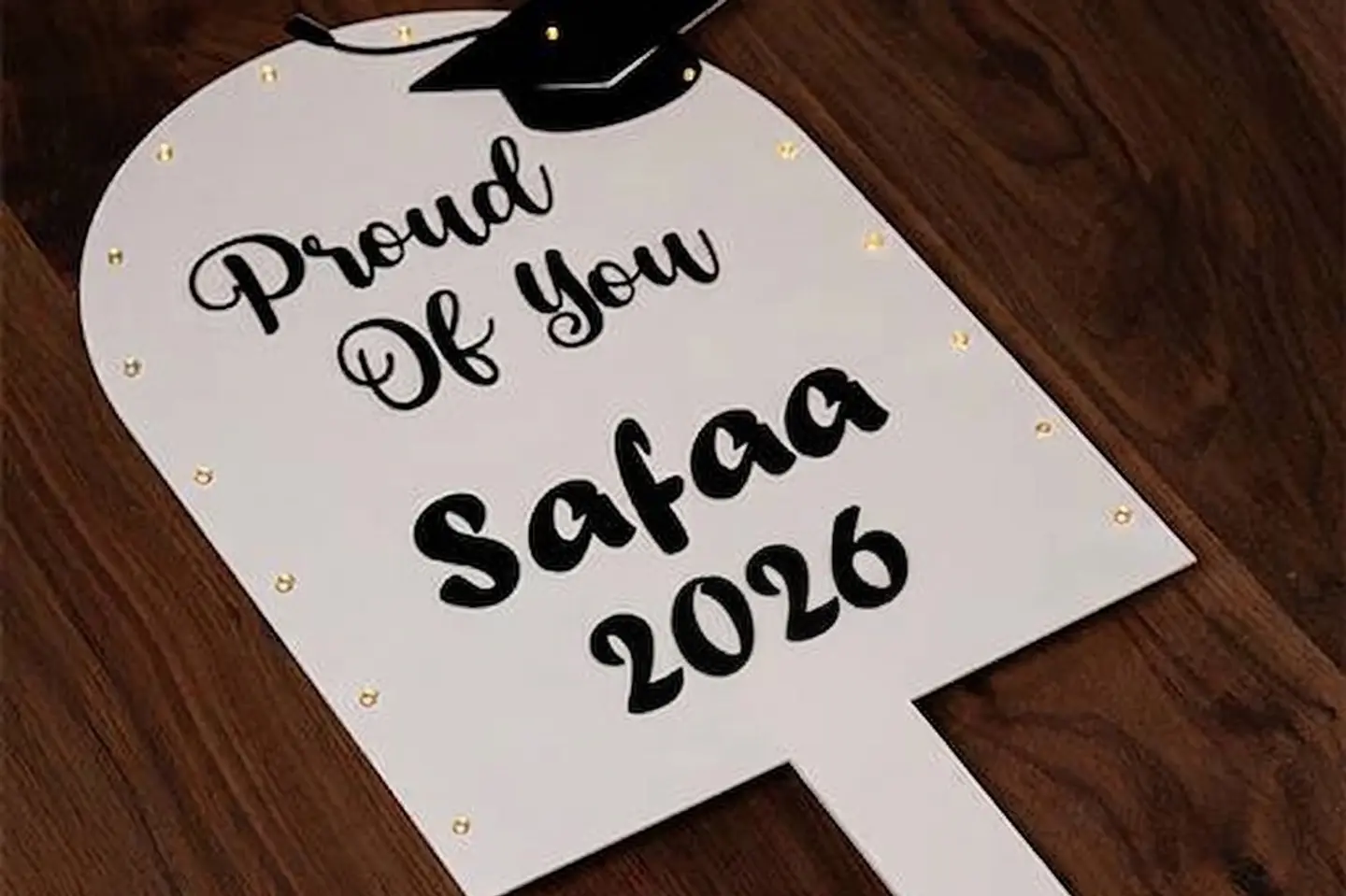 لوحة تخرج مضيئة أ