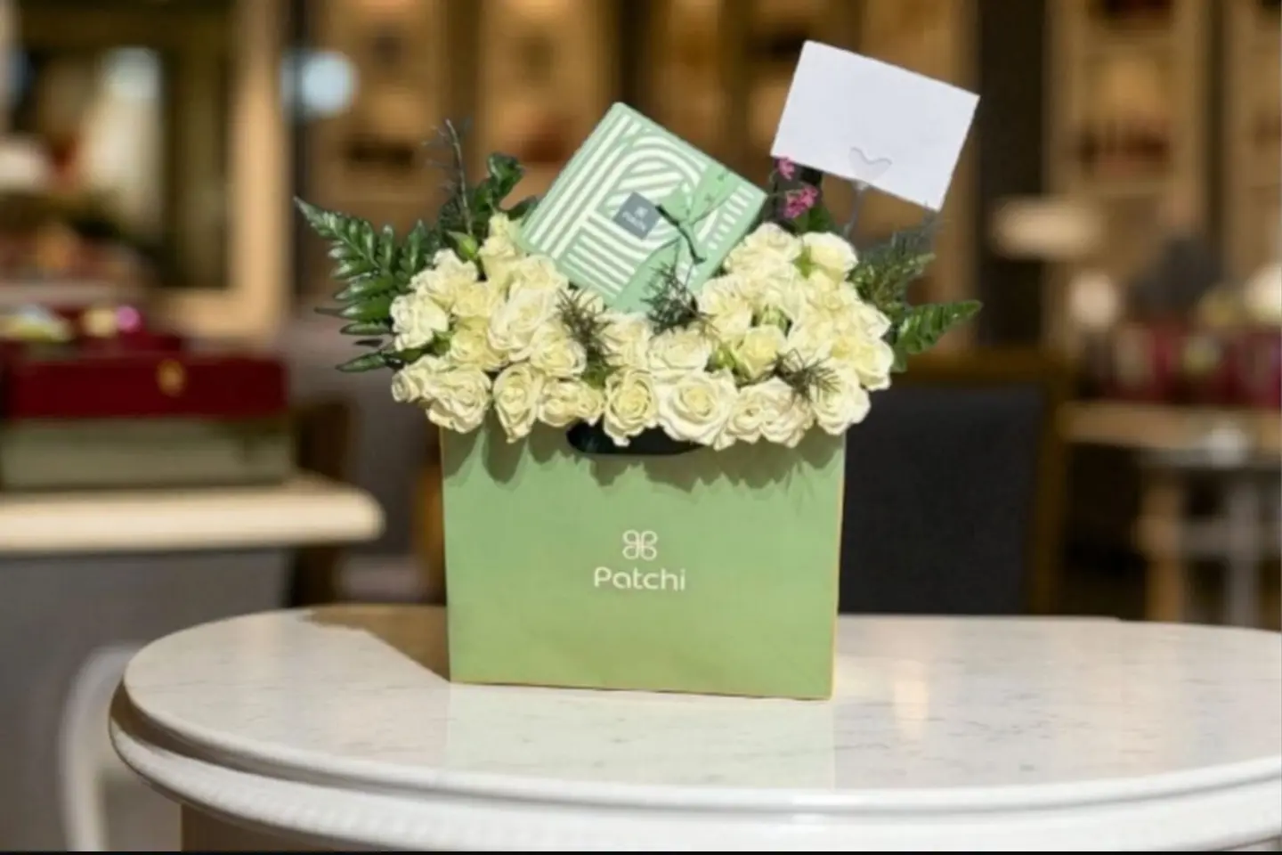 شوكلاته باتشي مع ورد بيبي جوري ابيض