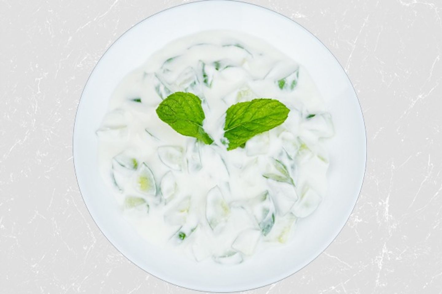 سلطة الخيار بالنعناع