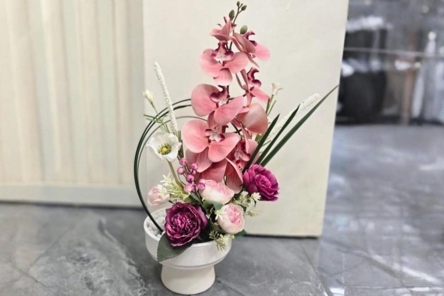 فازه ورد صناعي